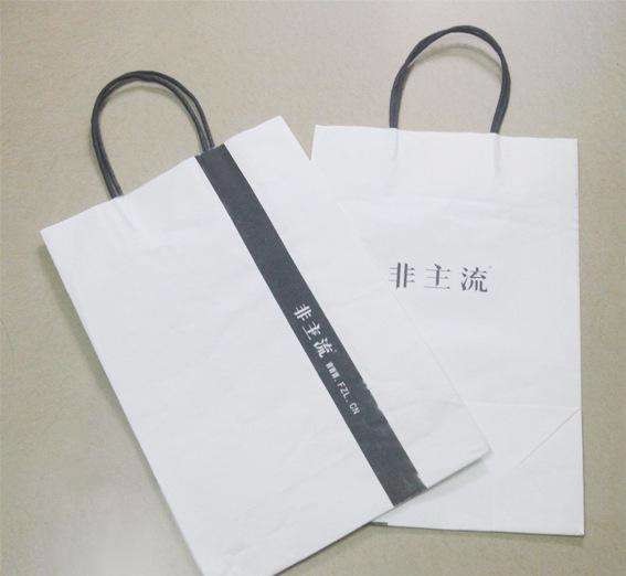 想提品牌知名度？試試定制服裝紙袋